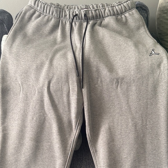 Jordan Gray Sweatpants - Picture 2 of 8